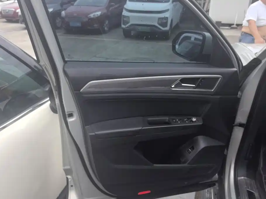 Volkswagen Teramont — миниатюра 7