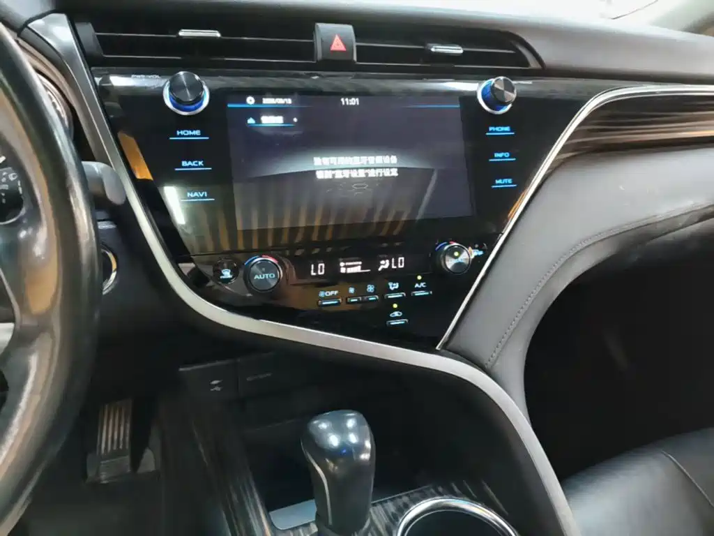 Toyota Camry — миниатюра 13