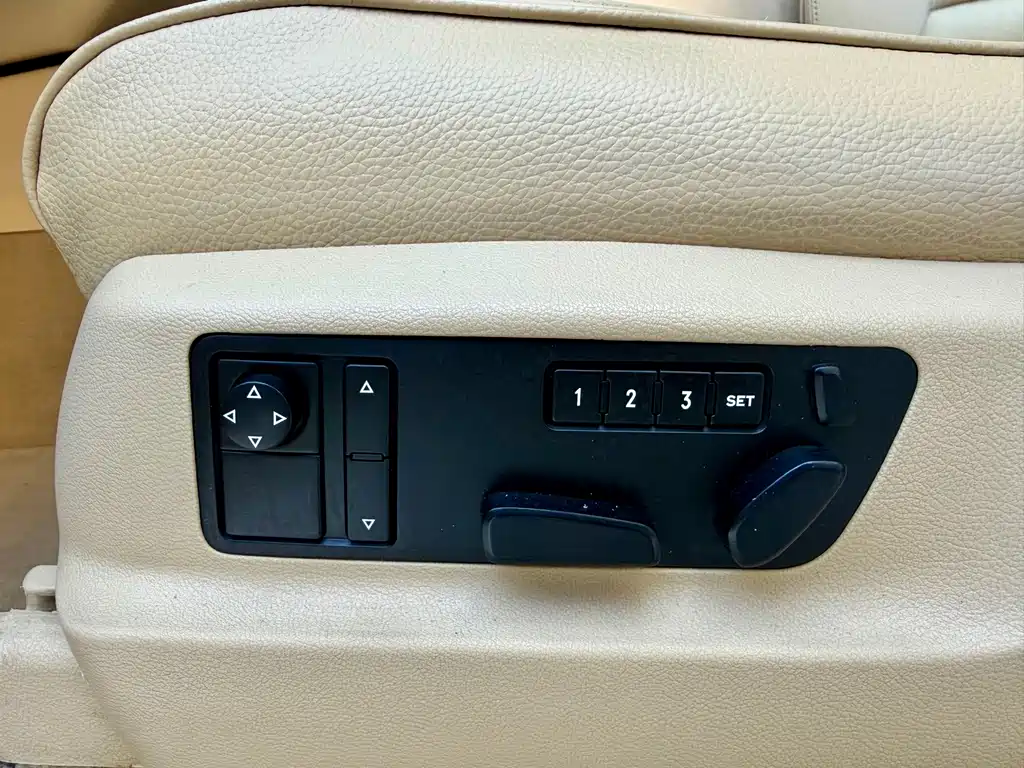 Volkswagen Touareg — миниатюра 24