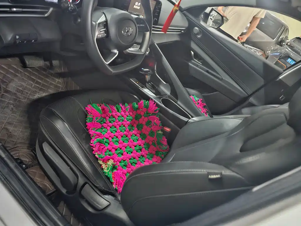 Hyundai Elantra — миниатюра 4