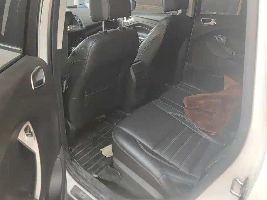 Ford Kuga — миниатюра 11