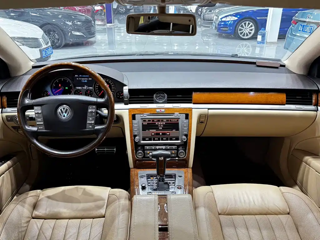 Volkswagen Phaeton — миниатюра 13