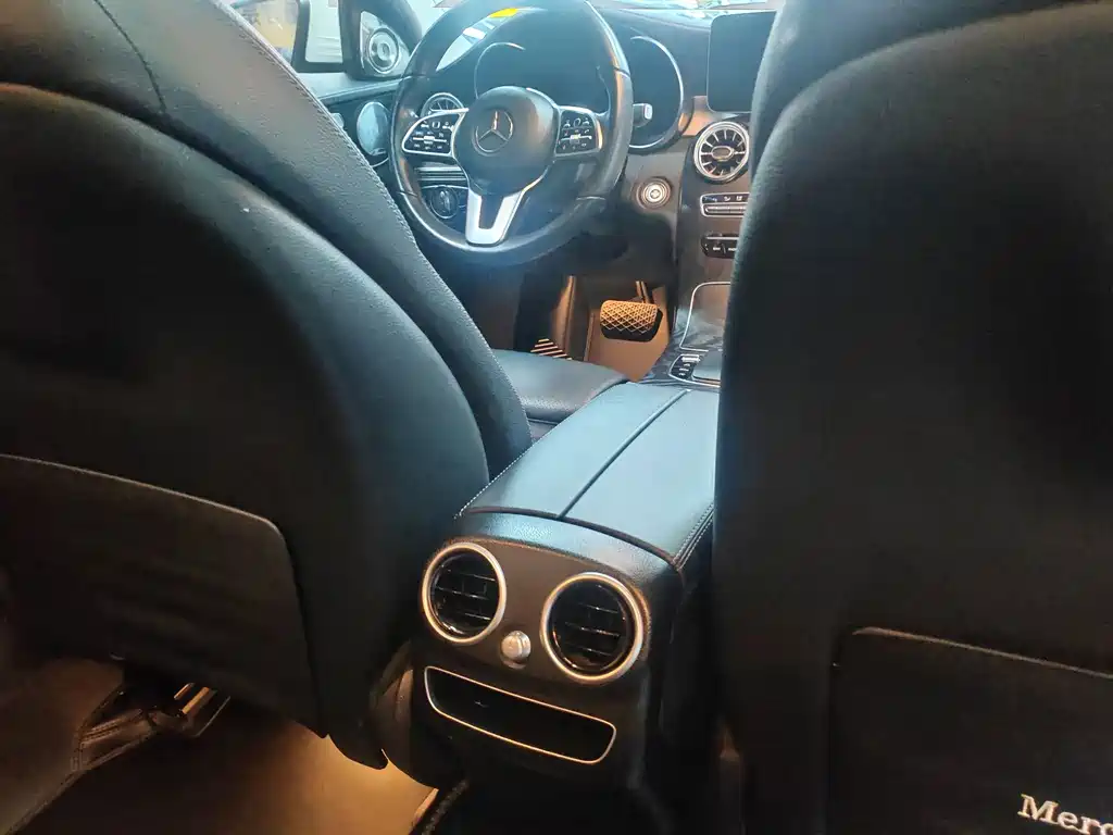 Mercedes-Benz C-Class — миниатюра 6