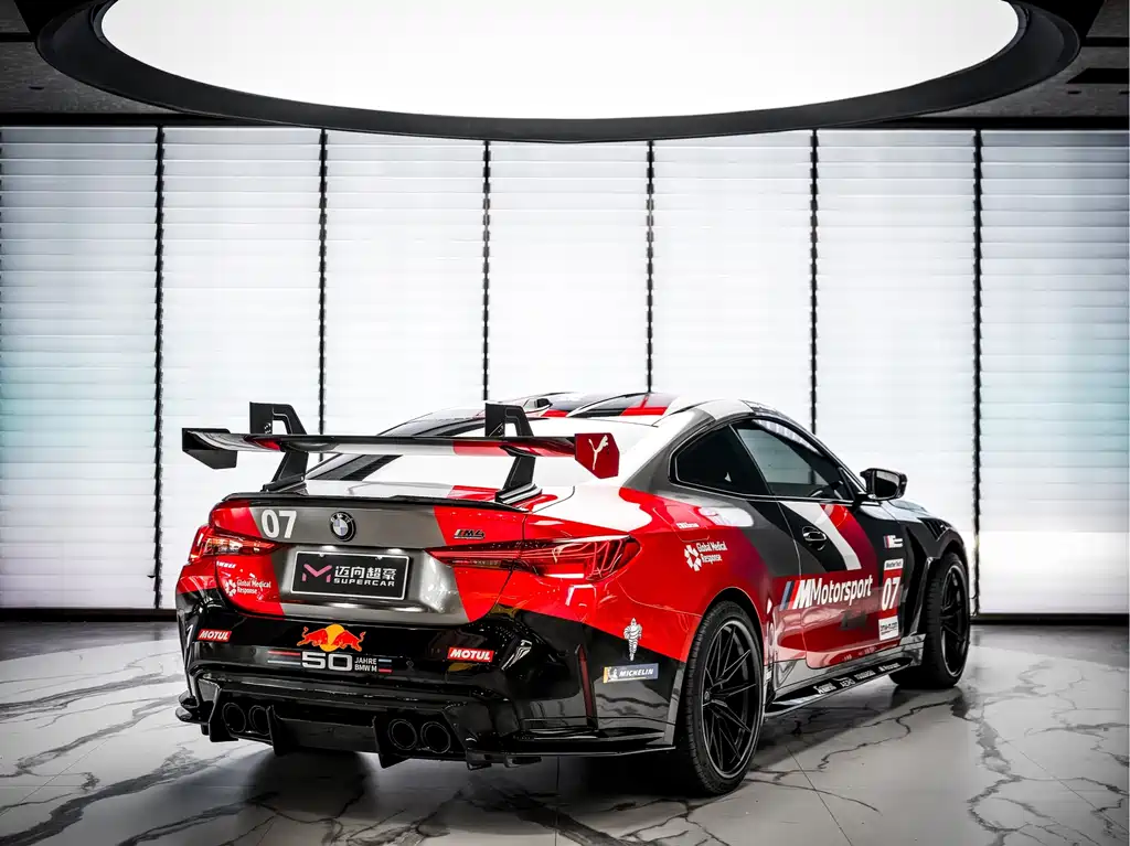 BMW M4 — миниатюра 5