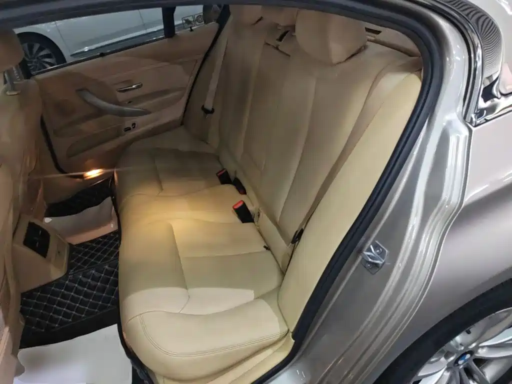 BMW 3 Series — миниатюра 17