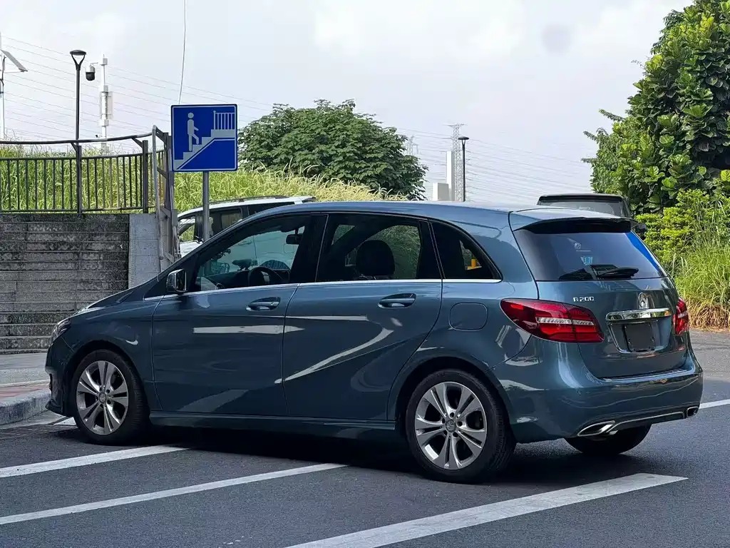 Mercedes-Benz B-Class — миниатюра 7