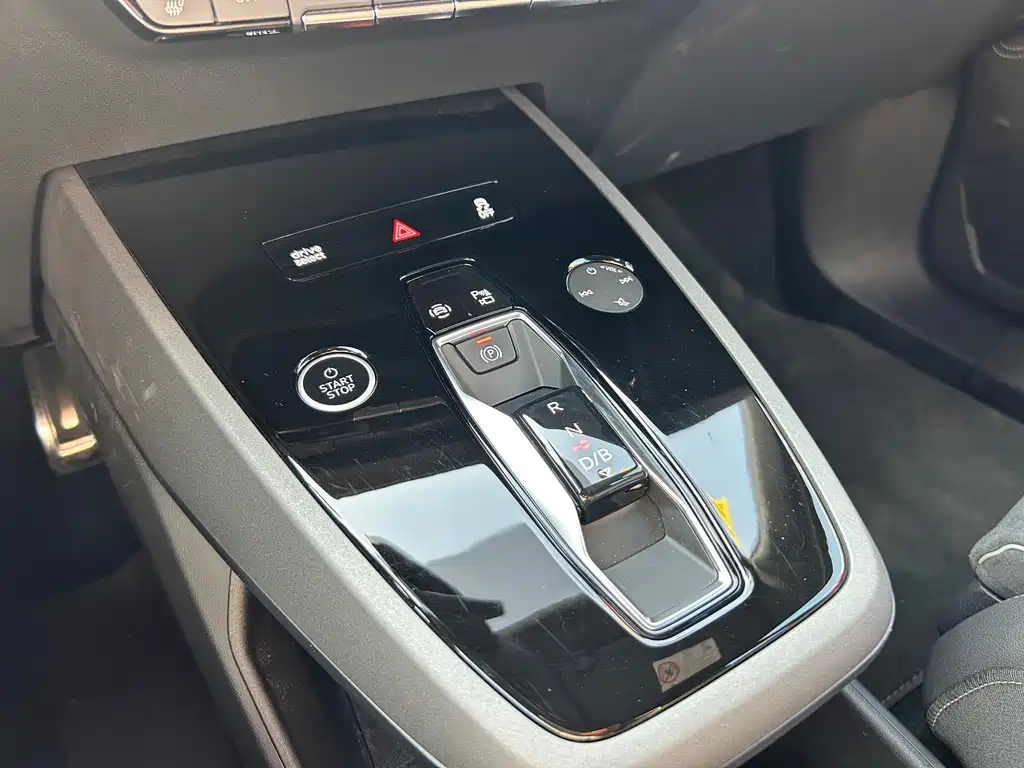 Audi Q5 e-tron — миниатюра 22