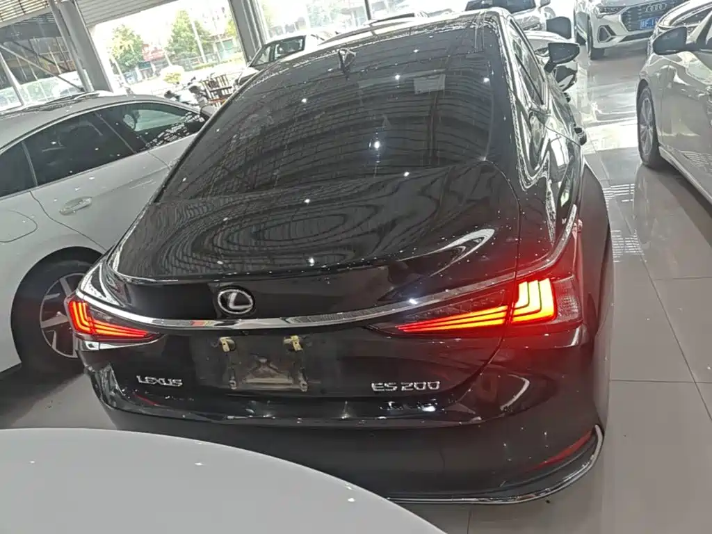 Lexus ES — миниатюра 6