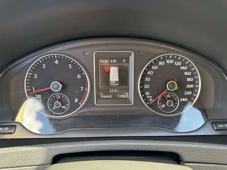 Volkswagen Multivan — миниатюра 5
