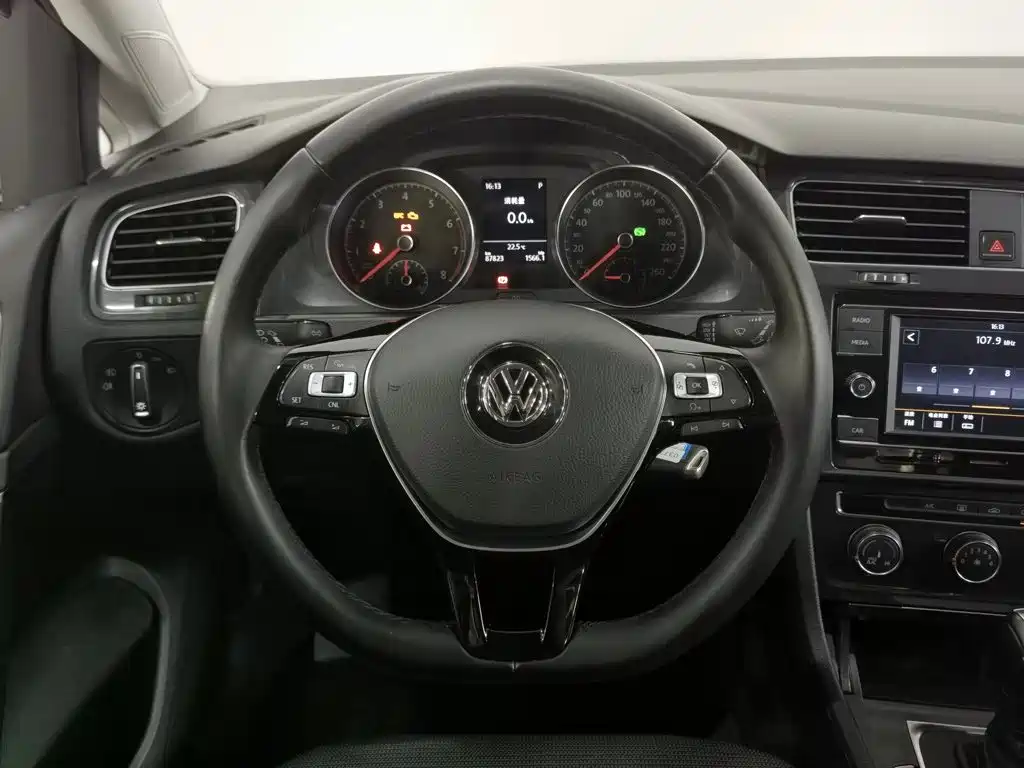 Volkswagen Golf — миниатюра 11