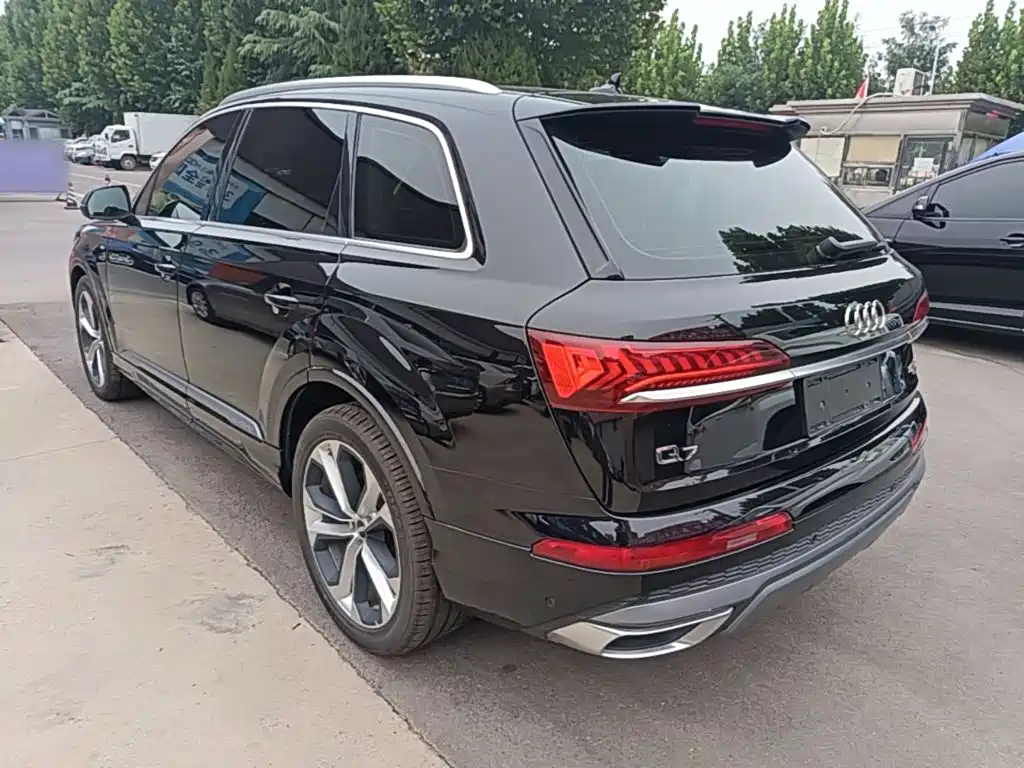 Audi Q7 — миниатюра 5