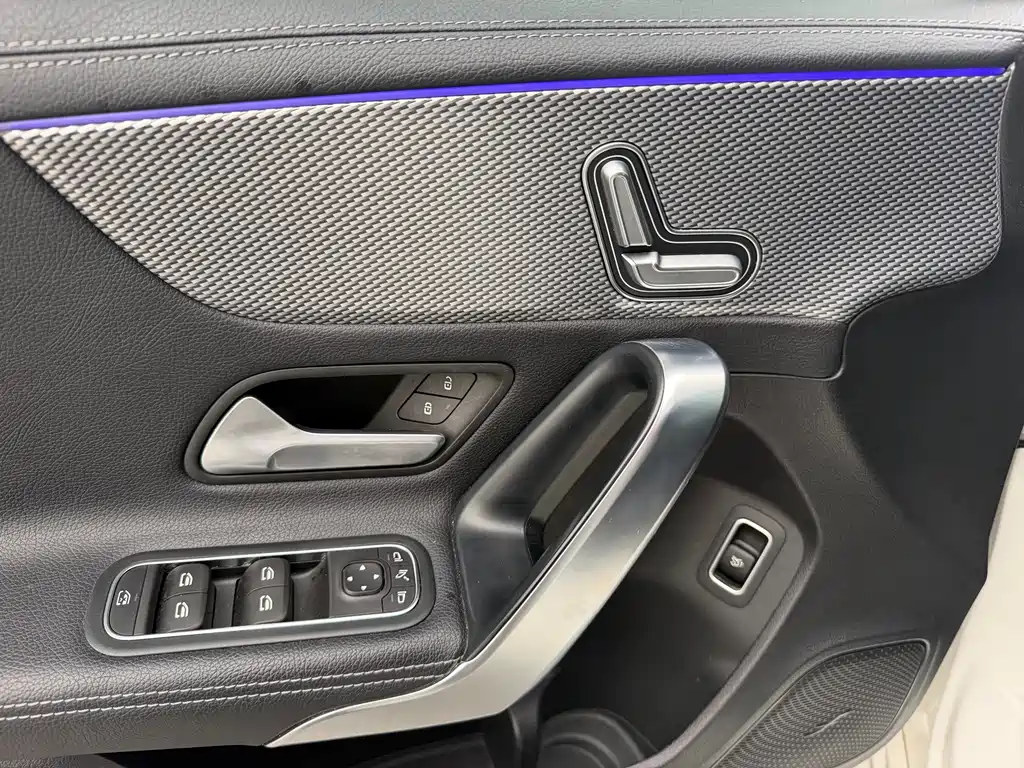 Mercedes-Benz A-Class — миниатюра 11