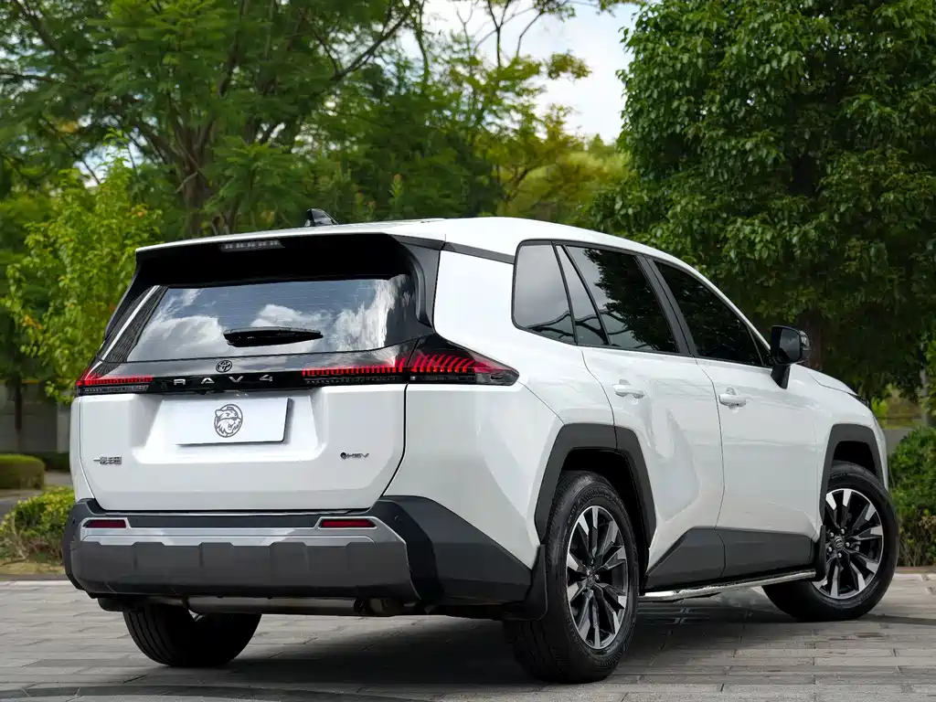 Toyota RAV4 — миниатюра 15