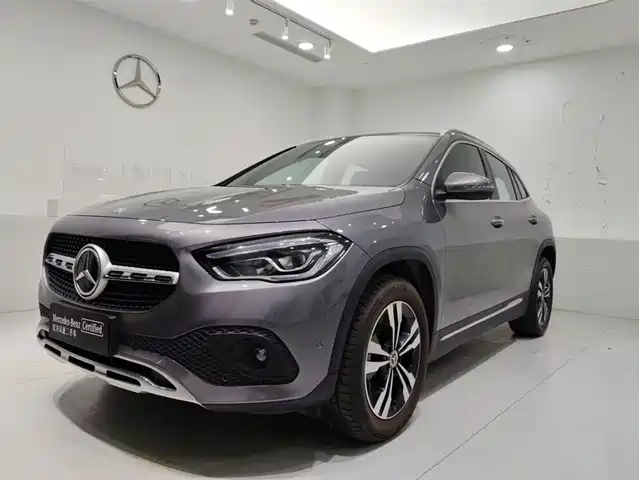 MERCEDES-BENZ  GLA