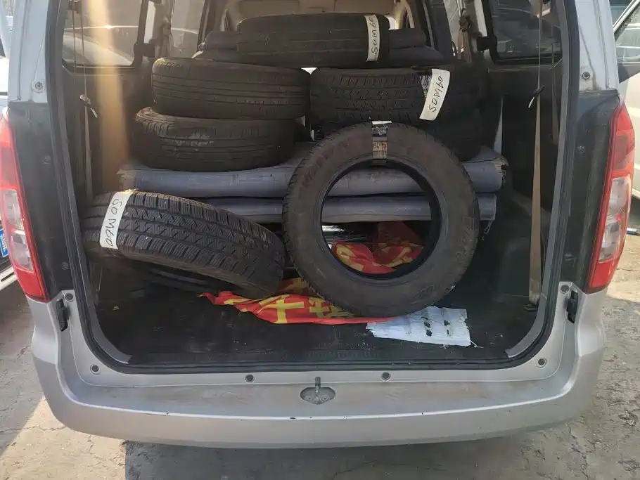 Wuling Hongguang V — миниатюра 4