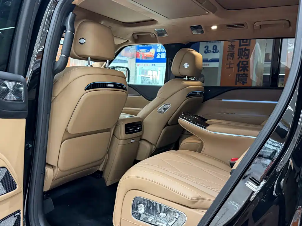 Yangwang Yangwang U8 L — миниатюра 5