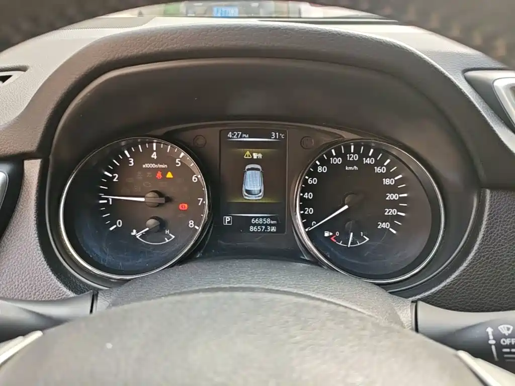 Nissan Qashqai — миниатюра 12