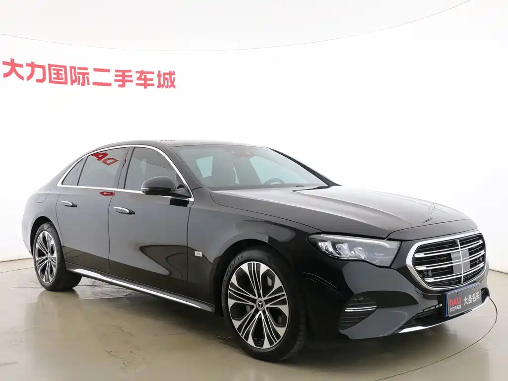 Mercedes-Benz E-Class — миниатюра 3