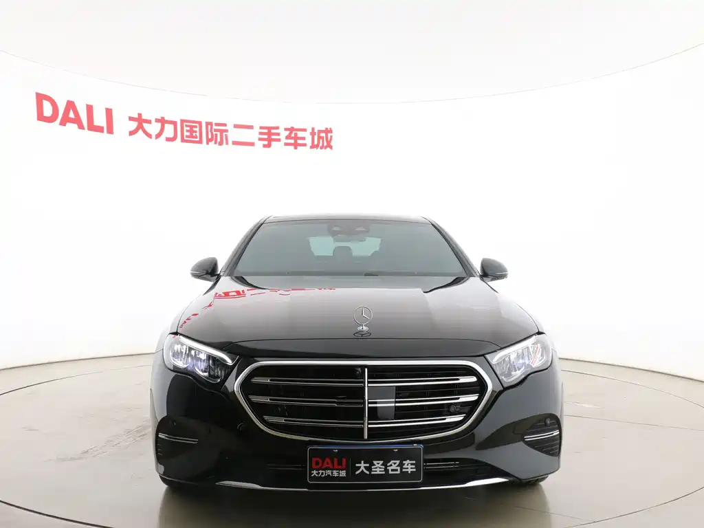 Mercedes-Benz E-Class — миниатюра 2