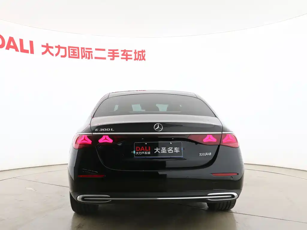 Mercedes-Benz E-Class — миниатюра 15