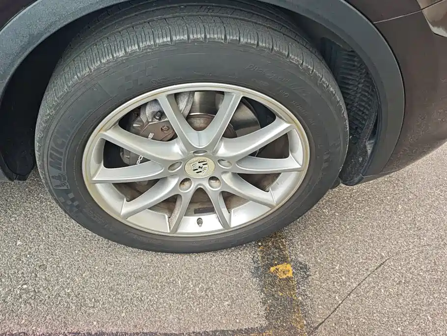 Porsche Cayenne — миниатюра 6