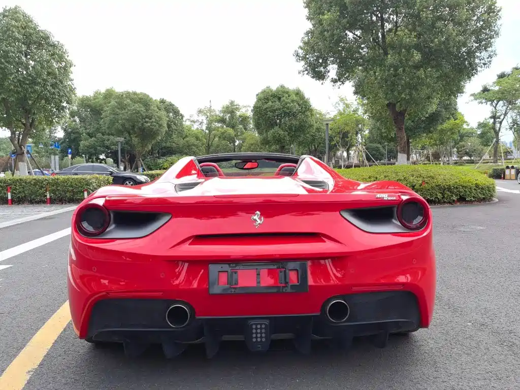 Ferrari 488 — миниатюра 5