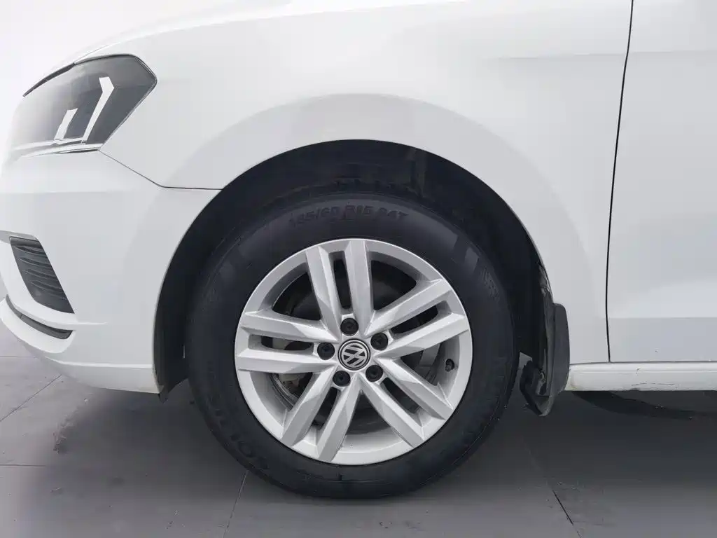 Volkswagen Jetta — миниатюра 17