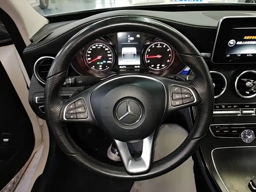 Mercedes-Benz C-Class — миниатюра 11