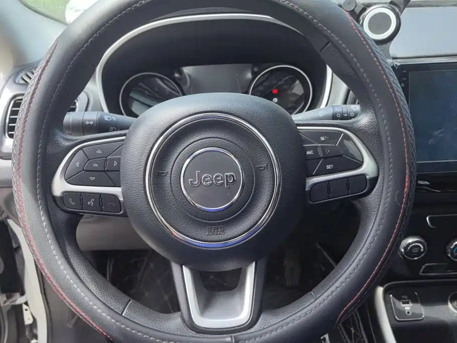 Jeep Compass — миниатюра 15