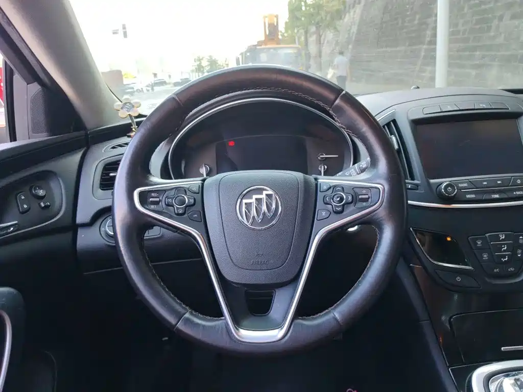 Buick Regal — миниатюра 3