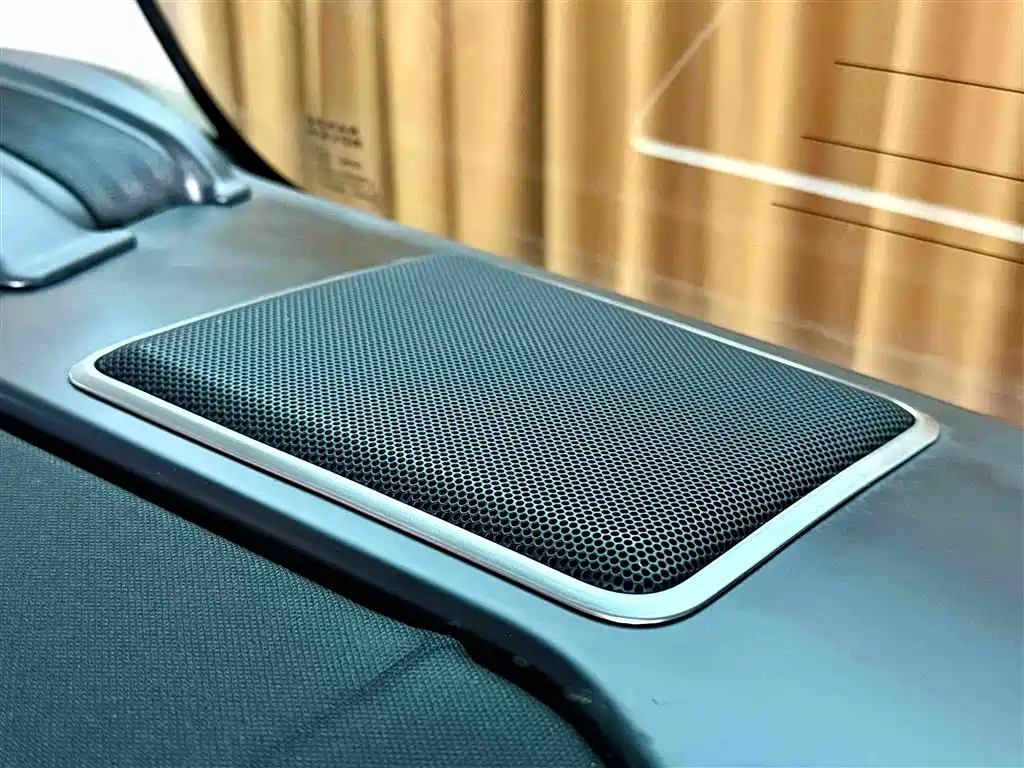 Land Rover Range Rover — миниатюра 17