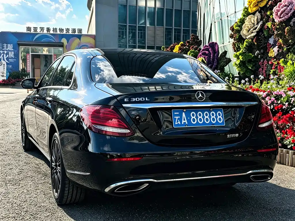 Mercedes-Benz E-Class — миниатюра 13