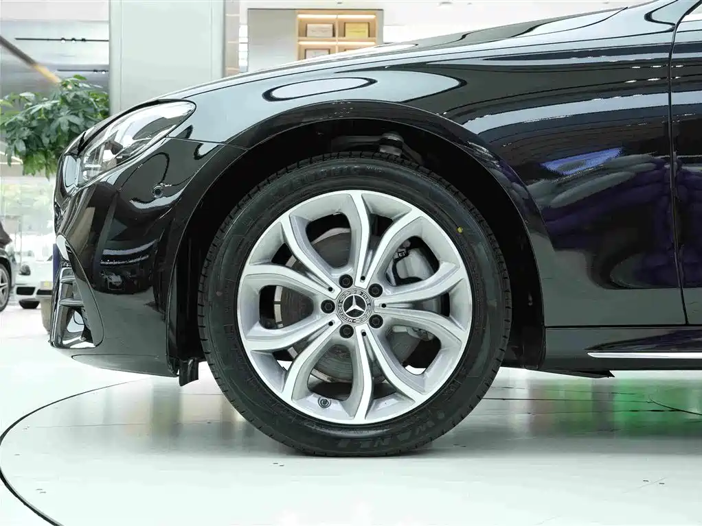 Mercedes-Benz E-Class — миниатюра 19