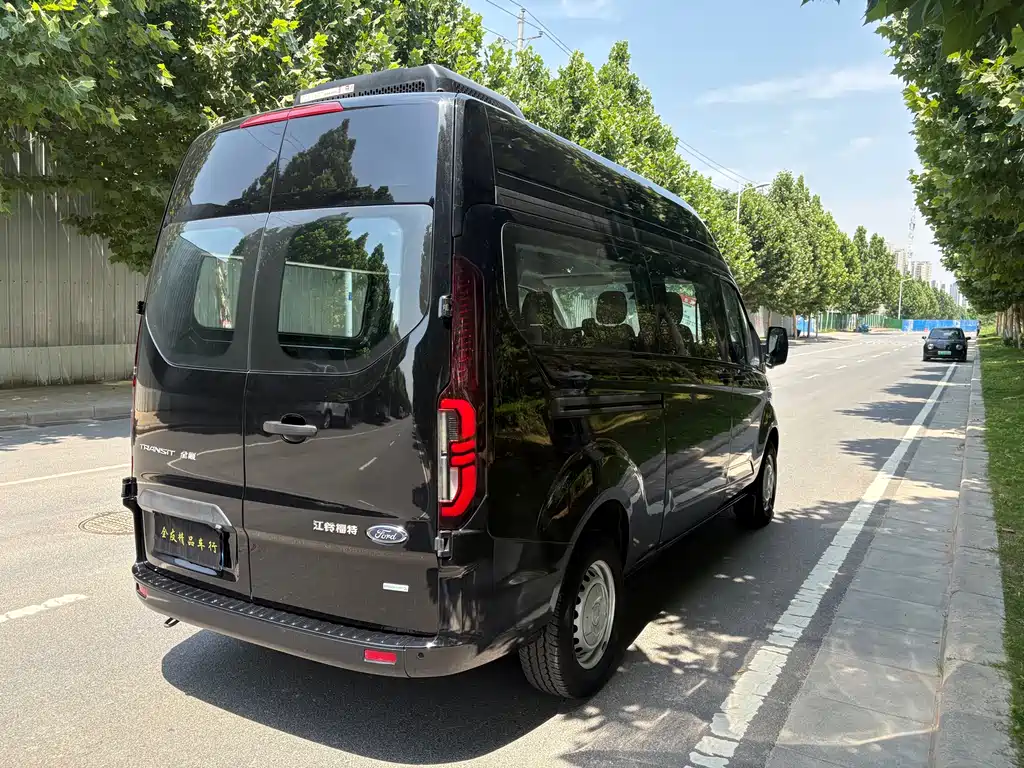 Ford Transit 2023 2.0T AT 5/6 мест