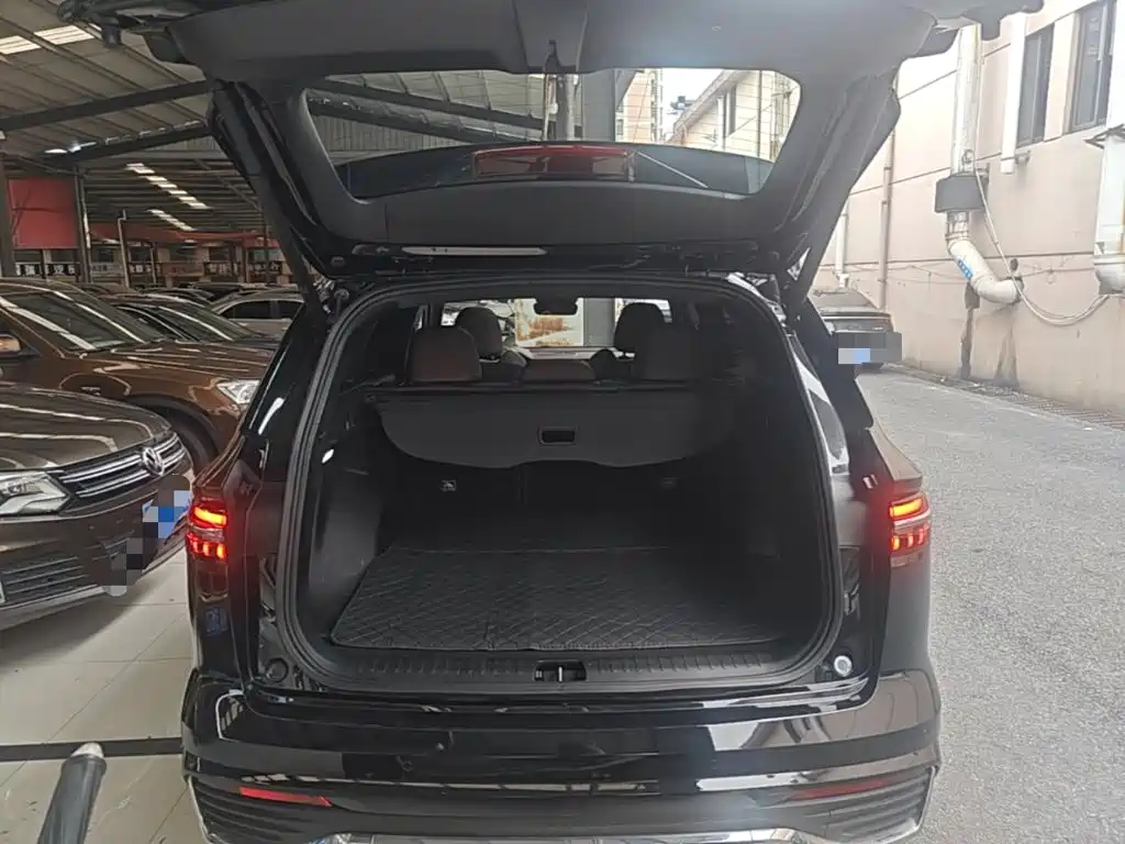 Geely Xingyue L — миниатюра 19