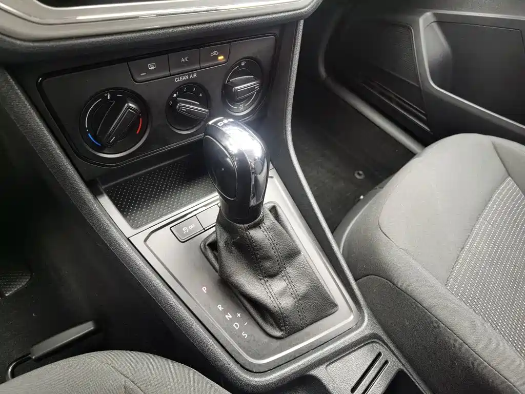 Volkswagen Lavida — миниатюра 13