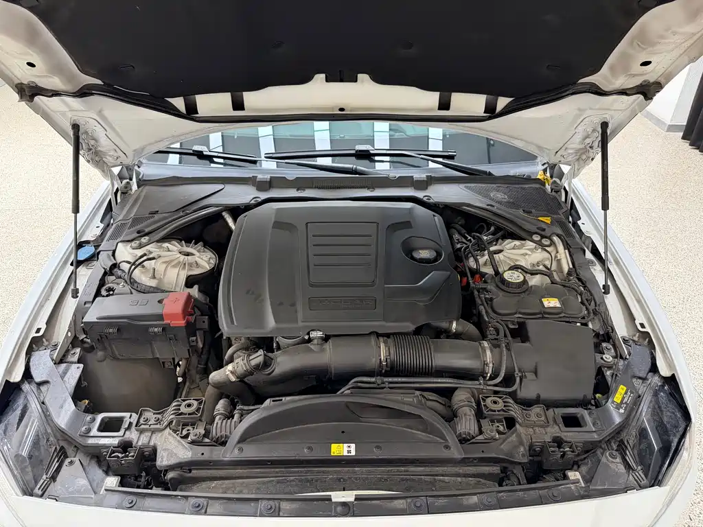 Jaguar XEL — миниатюра 35