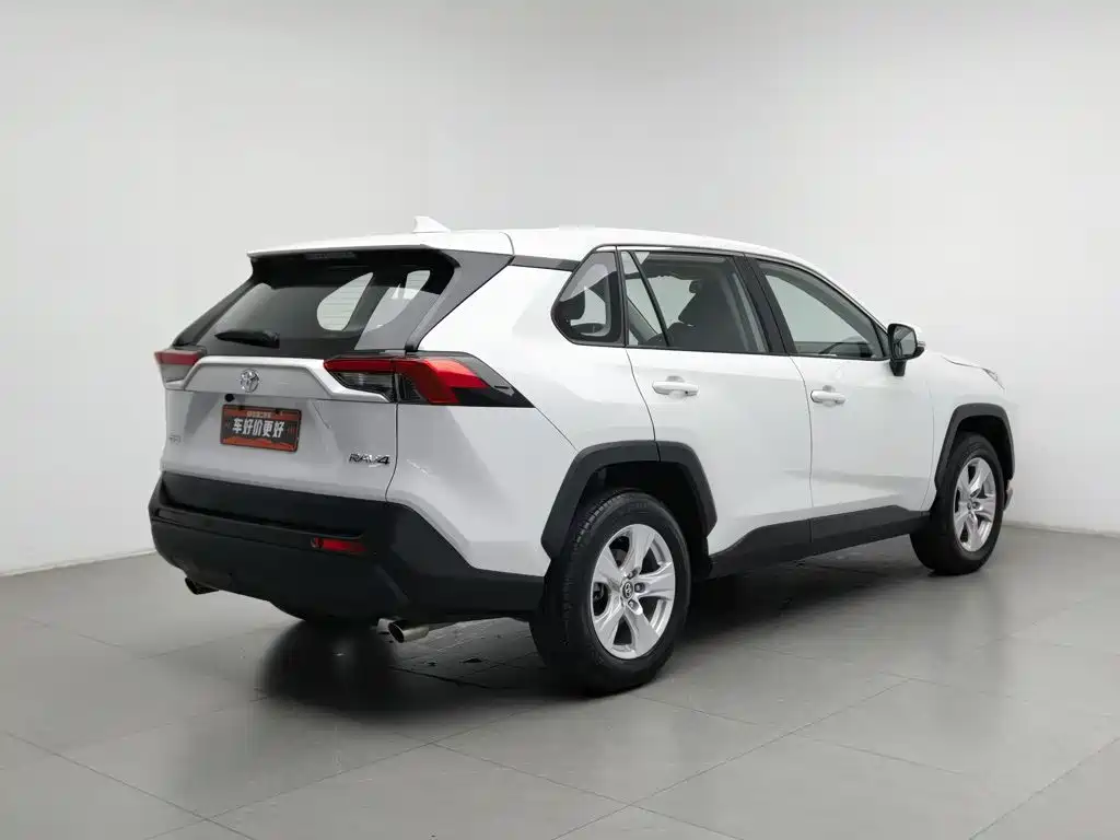 Toyota RAV4 — миниатюра 2