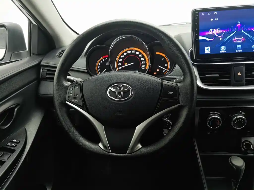 Toyota Yaris L — миниатюра 11