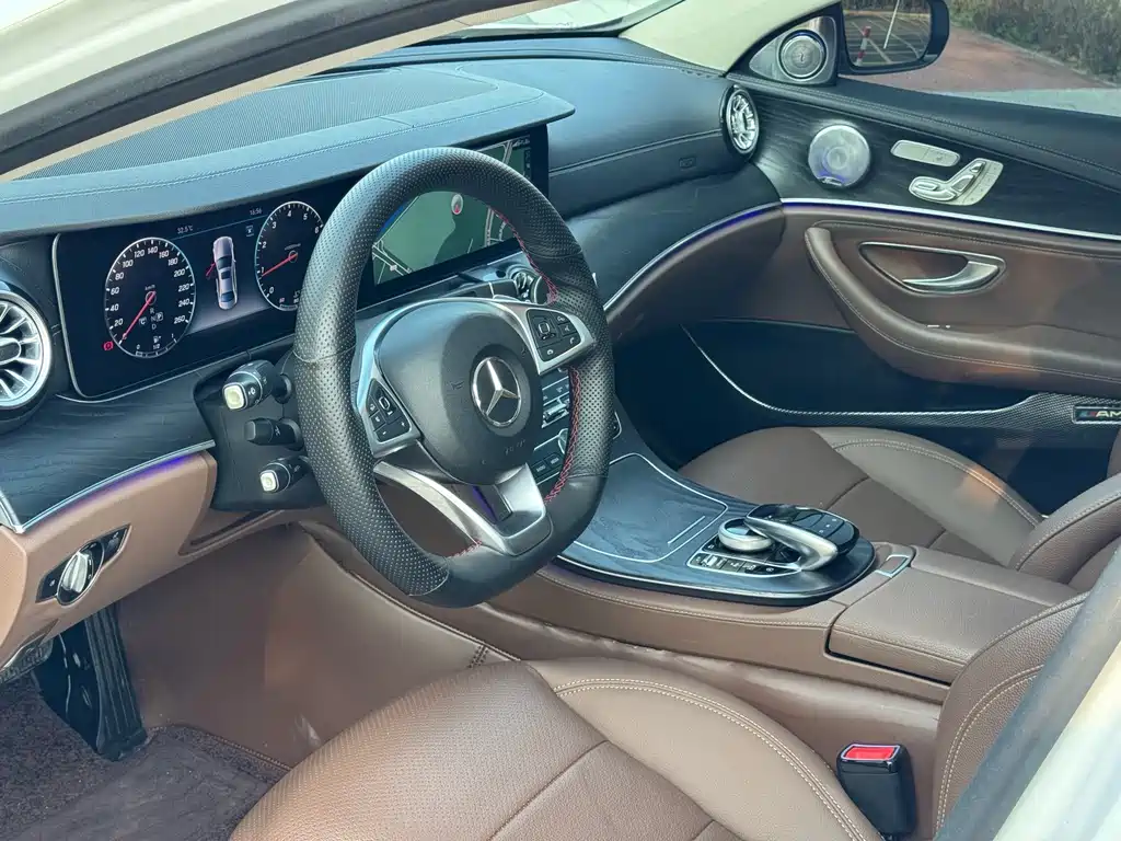 Mercedes-Benz E-Class — миниатюра 12