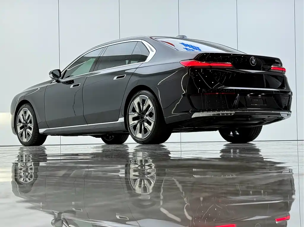 BMW 7 Series — миниатюра 15