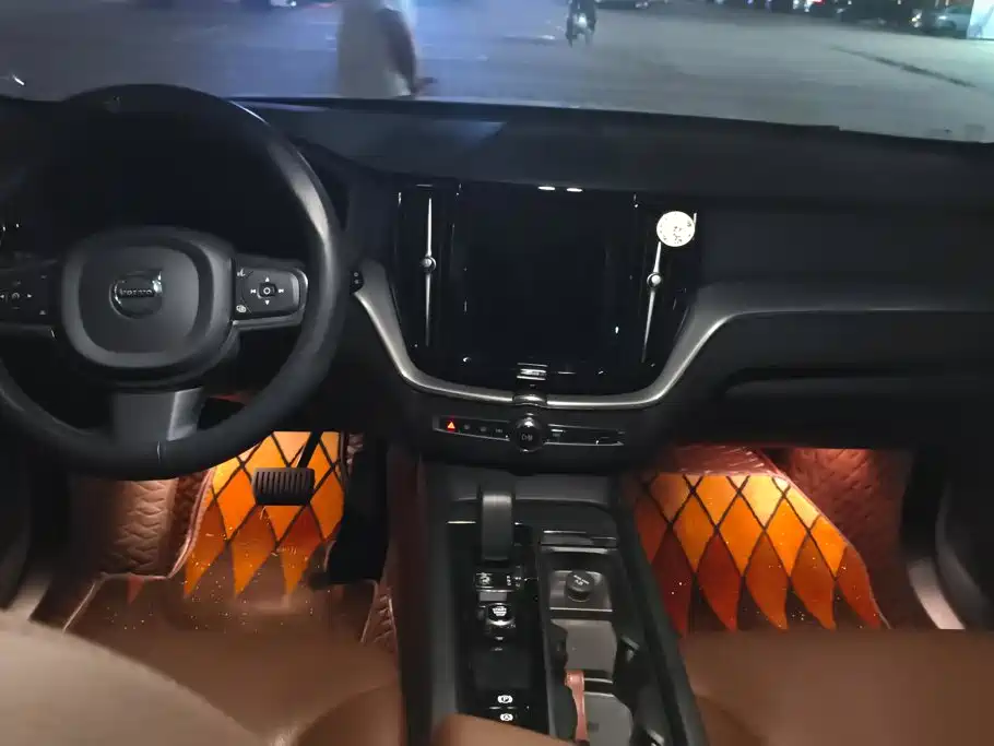 Volvo XC60 — миниатюра 12