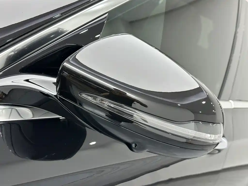Mercedes-Benz E-Class — миниатюра 22