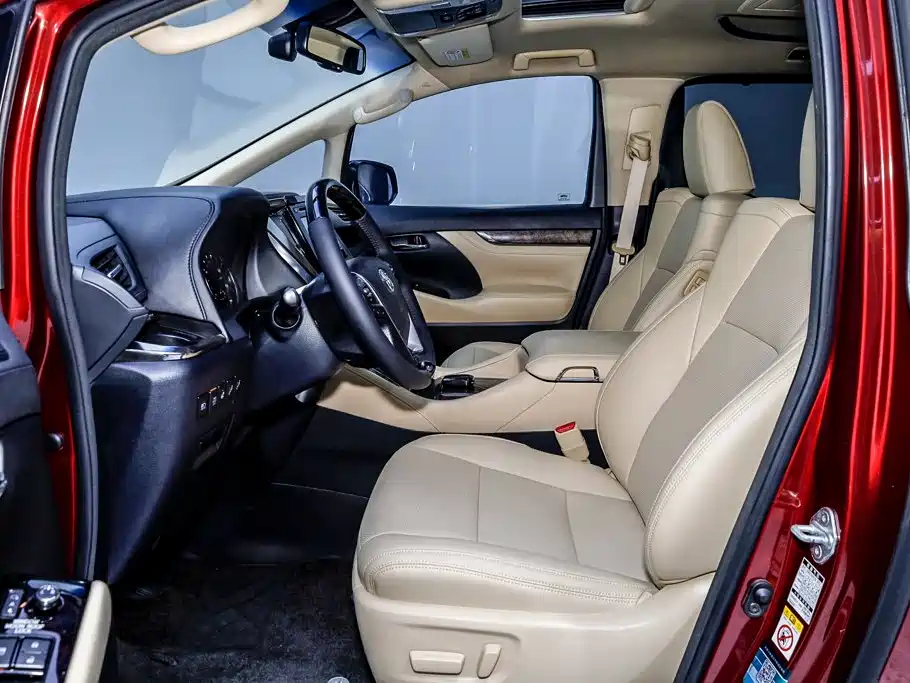 Toyota Alphard — миниатюра 9