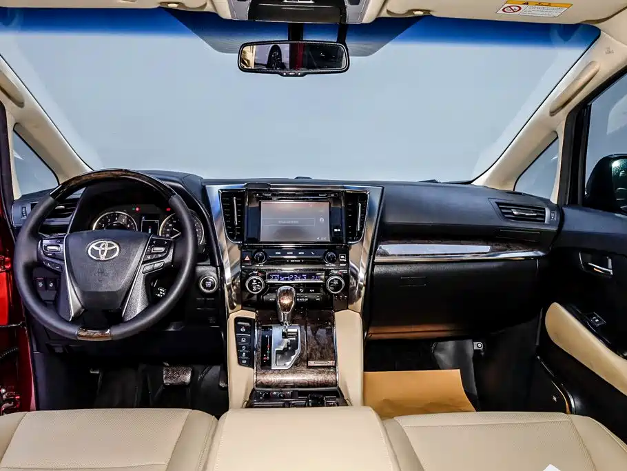 Toyota Alphard — миниатюра 24
