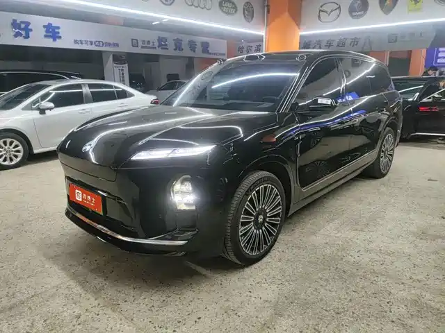 NIO ES8