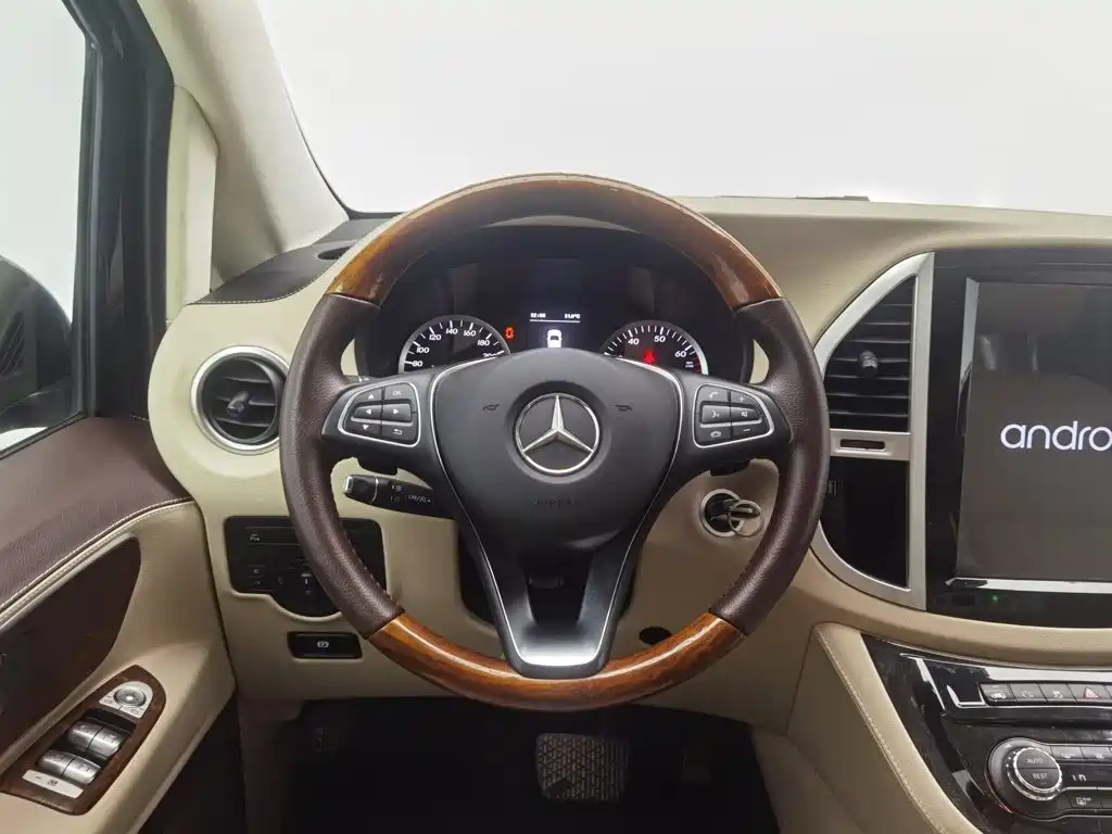 Mercedes-Benz Vito — миниатюра 11