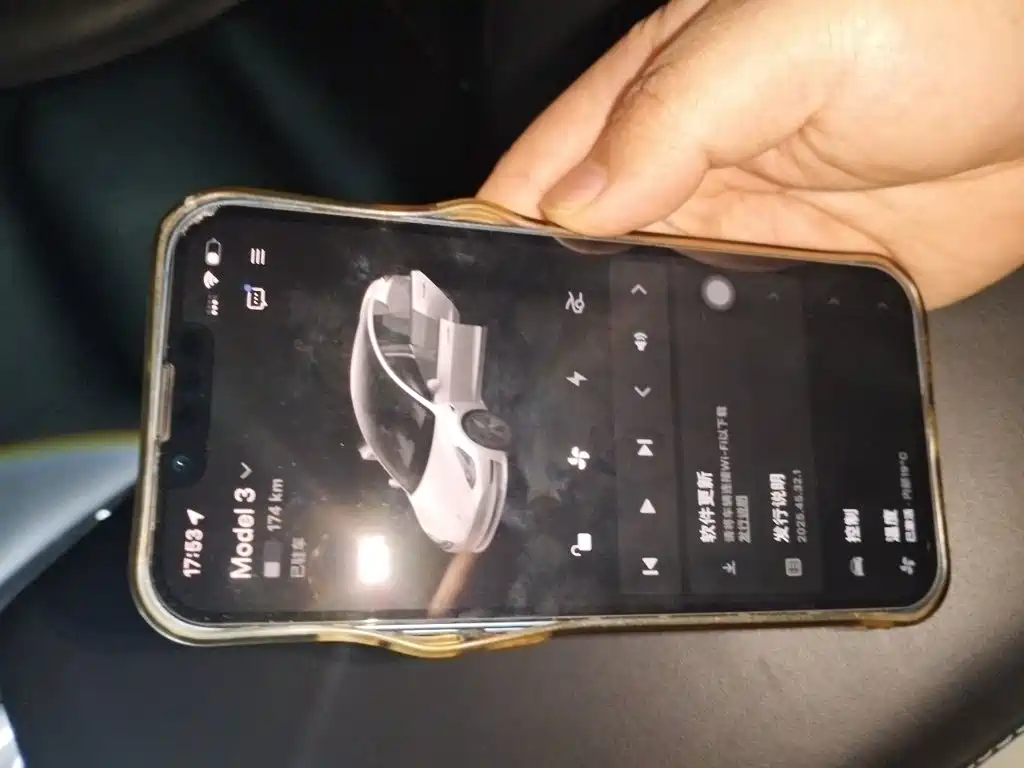 Tesla Model 3 — миниатюра 9