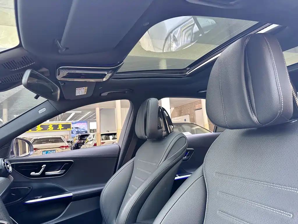 Mercedes-Benz C-Class — миниатюра 16