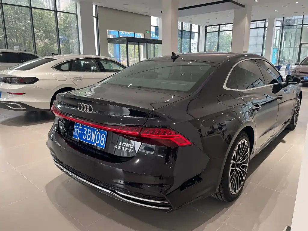 AUDI A7L